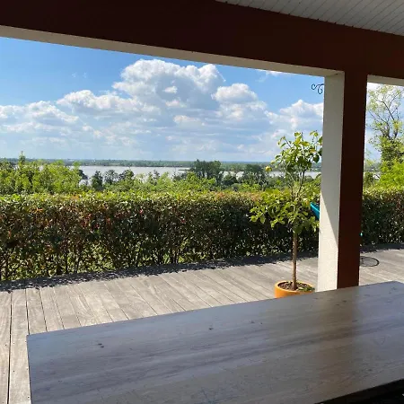 Villa Familiale A La Campagne Avec Vue Sur Le Fleuve - Proche De Bordeaux