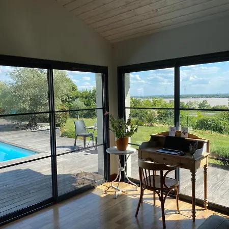 Villa Familiale A La Campagne Avec Vue Sur Le Fleuve - Proche De Bordeaux Bourg-sur-Gironde