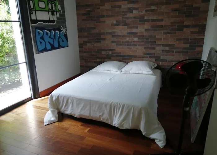 Familiale A La Campagne Avec Vue Sur Le Fleuve - Proche De Bordeaux Villa