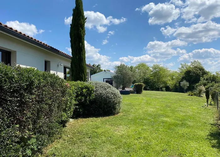 Familiale A La Campagne Avec Vue Sur Le Fleuve - Proche De Bordeaux Villa *